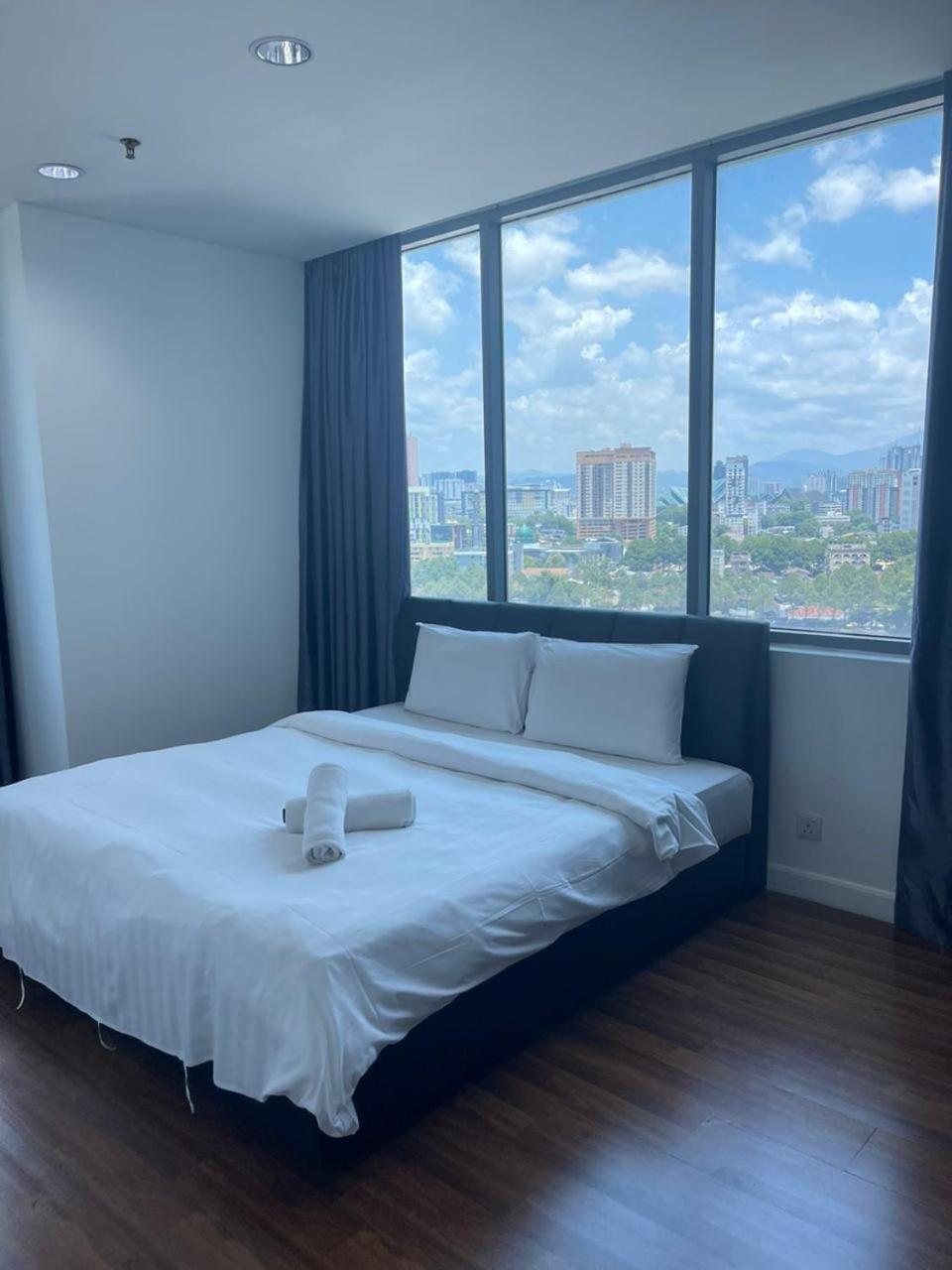 Apartment Summer With Balcony Nearby Kl Centre