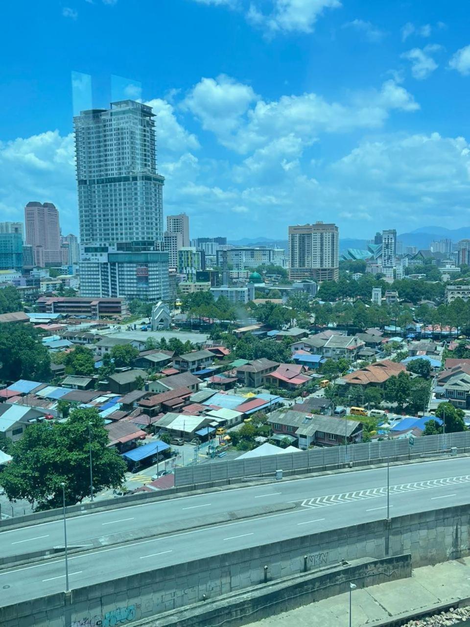 Apartment Summer With Balcony Nearby Kl Centre