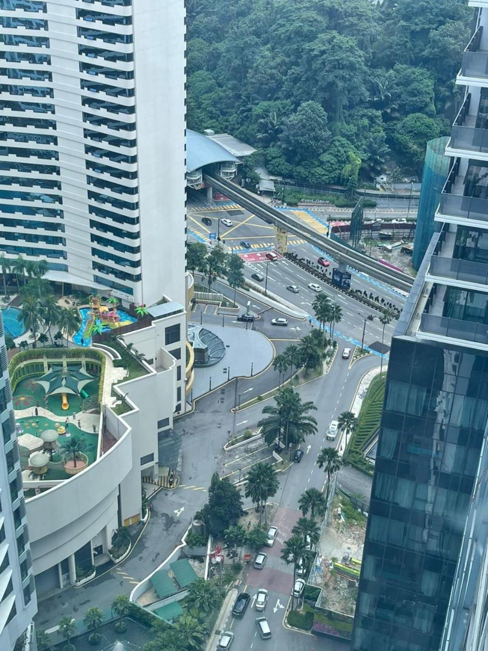 Summer With Balcony Nearby Kl Centre Apartment