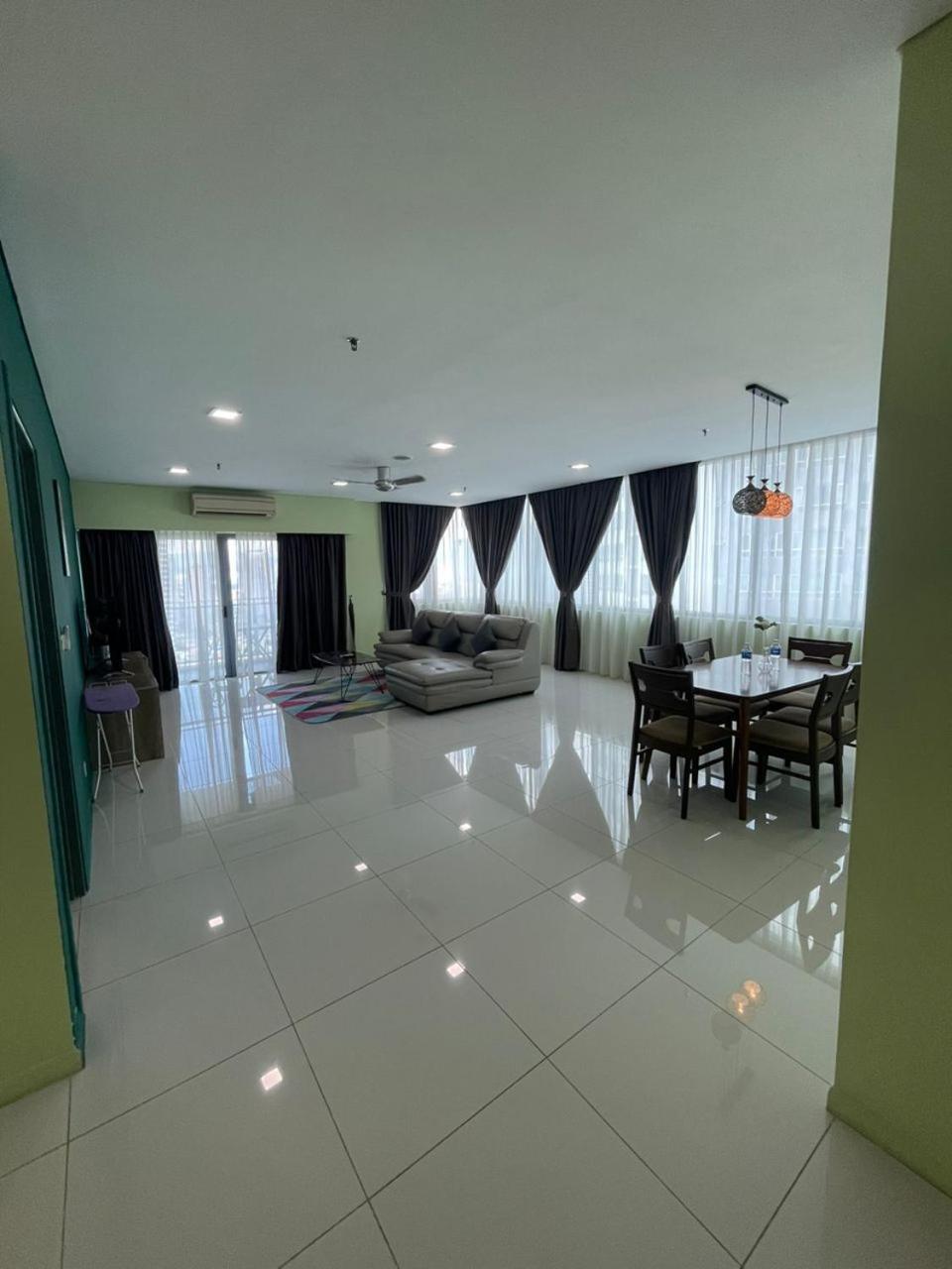 Apartment Summer With Balcony Nearby Kl Centre Kuala Lumpur