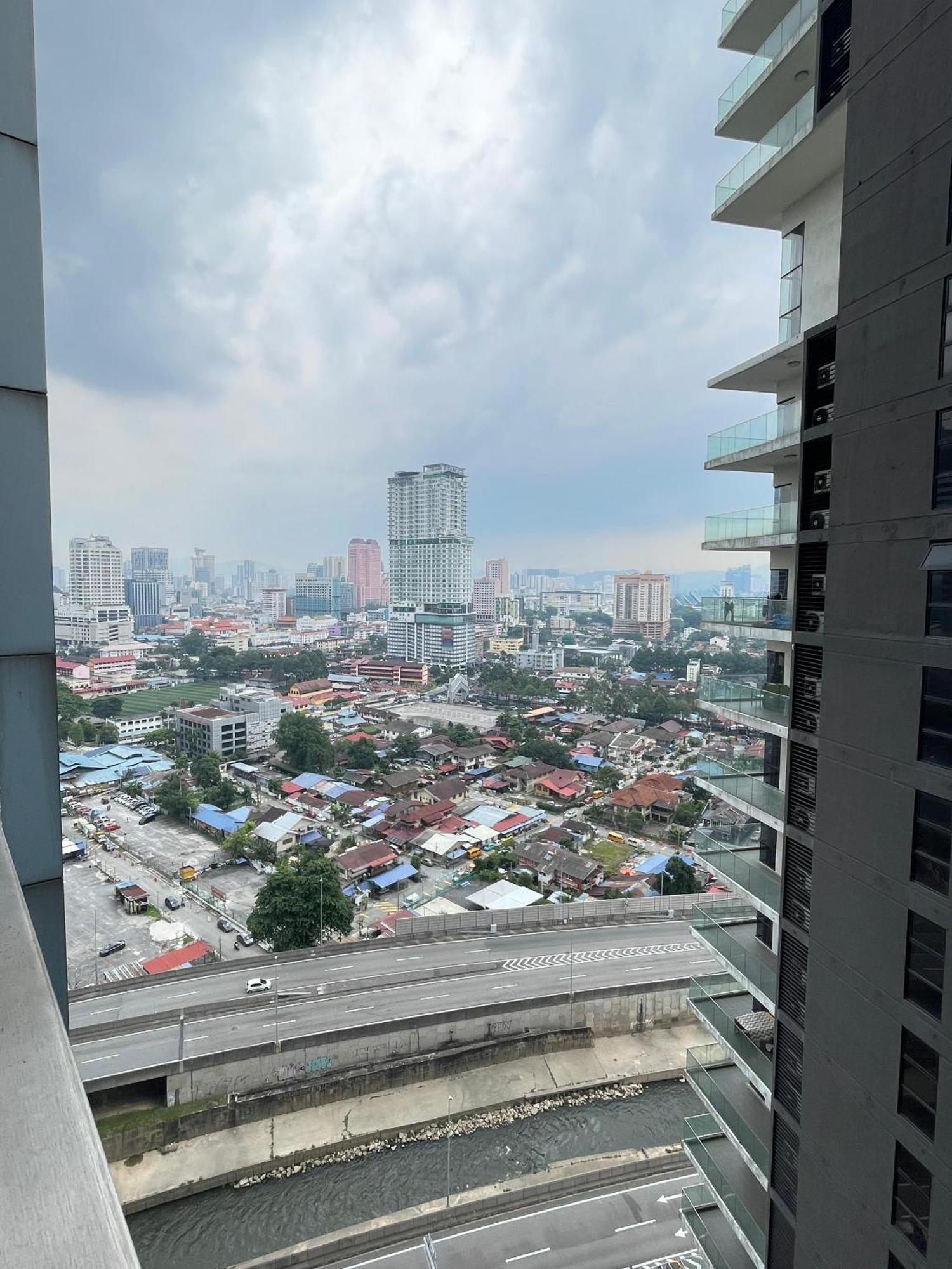 Summer With Balcony Nearby Kl Centre * Kuala Lumpur