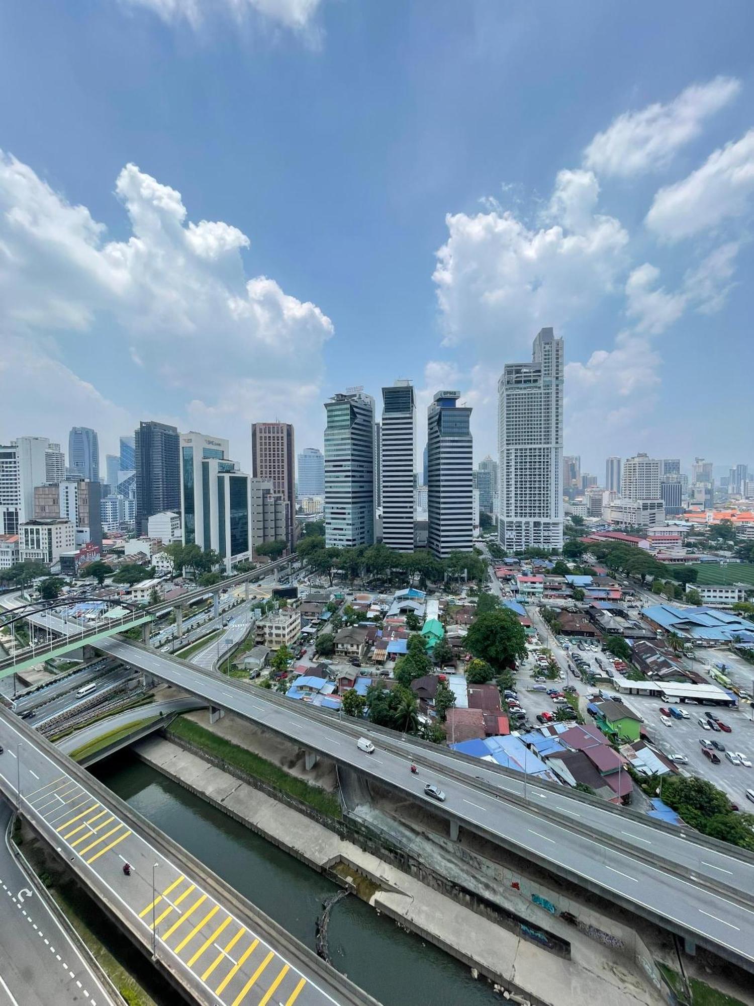 Apartment Summer With Balcony Nearby Kl Centre Kuala Lumpur