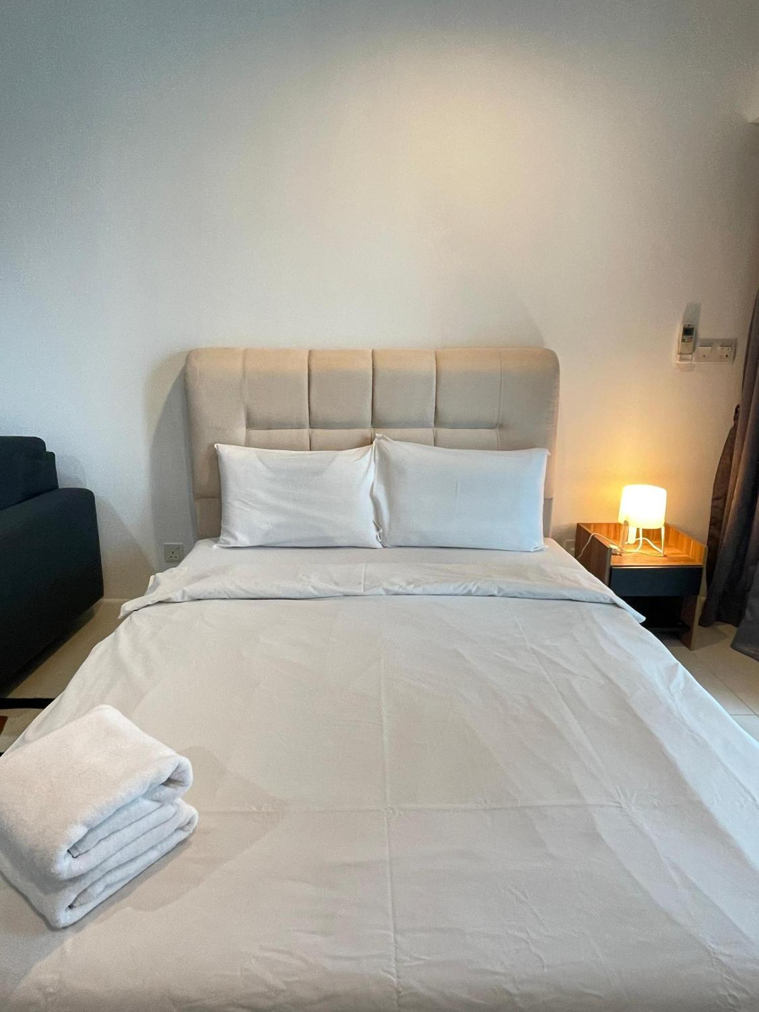 Summer With Balcony Nearby Kl Centre Apartment Kuala Lumpur