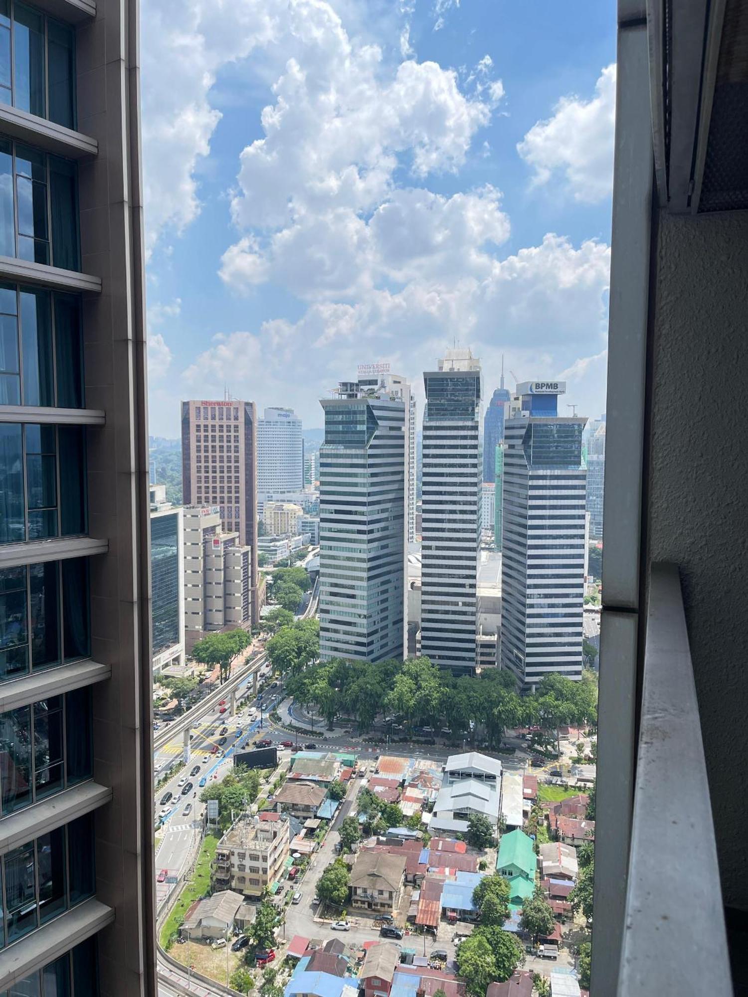 Summer With Balcony Nearby Kl Centre Apartment Kuala Lumpur