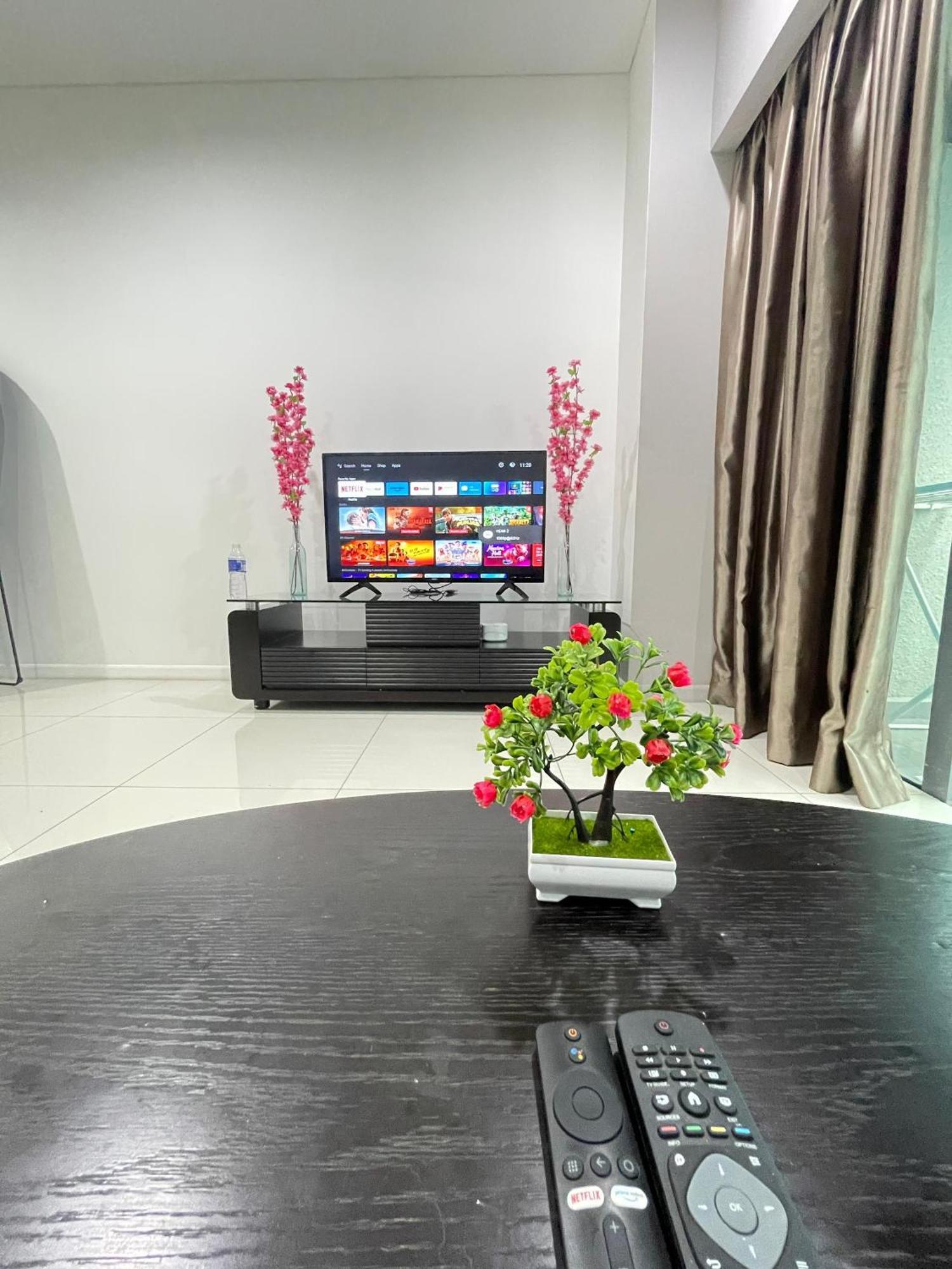 Summer With Balcony Nearby Kl Centre * Kuala Lumpur