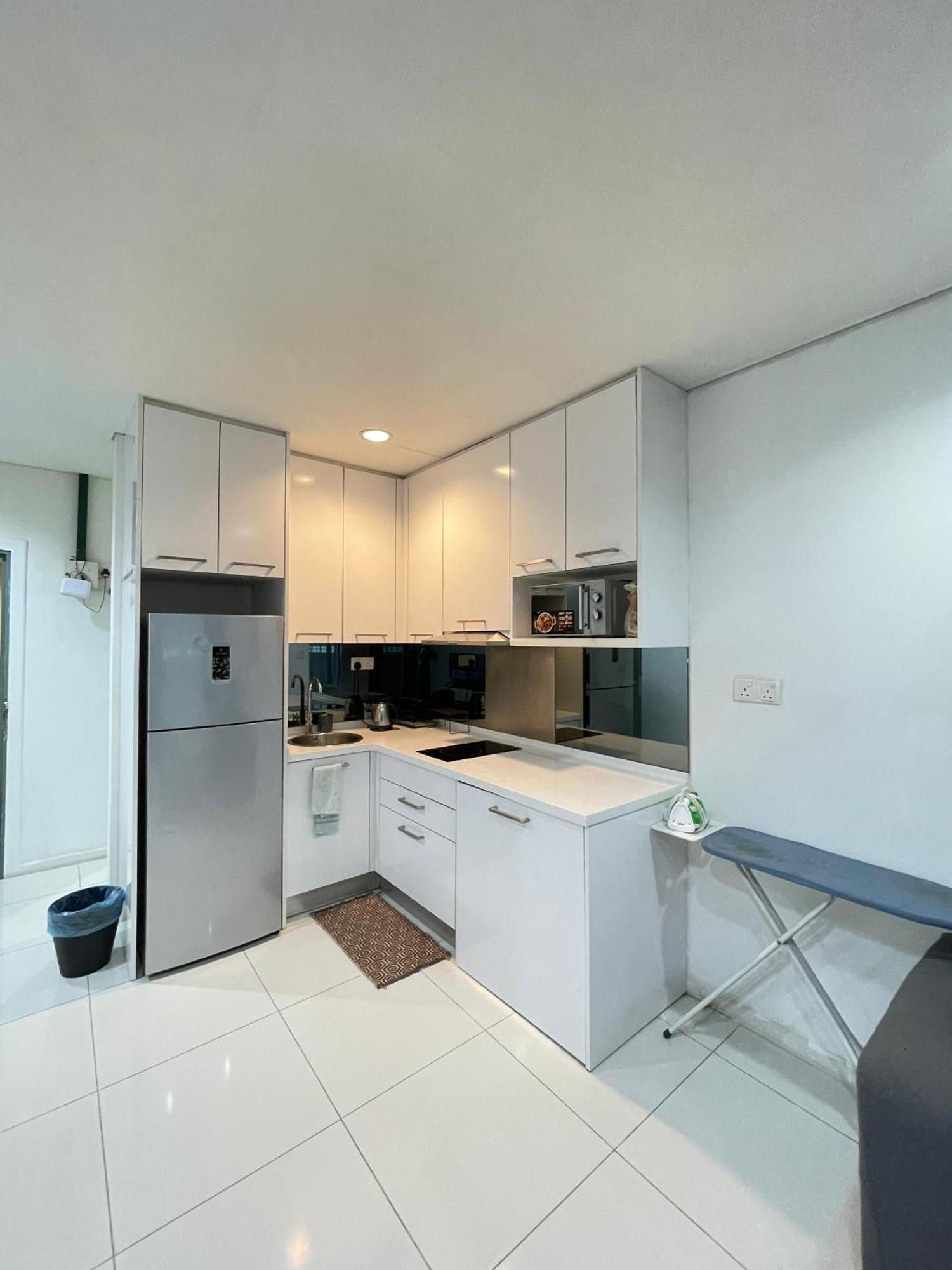 Summer With Balcony Nearby Kl Centre Apartment Kuala Lumpur